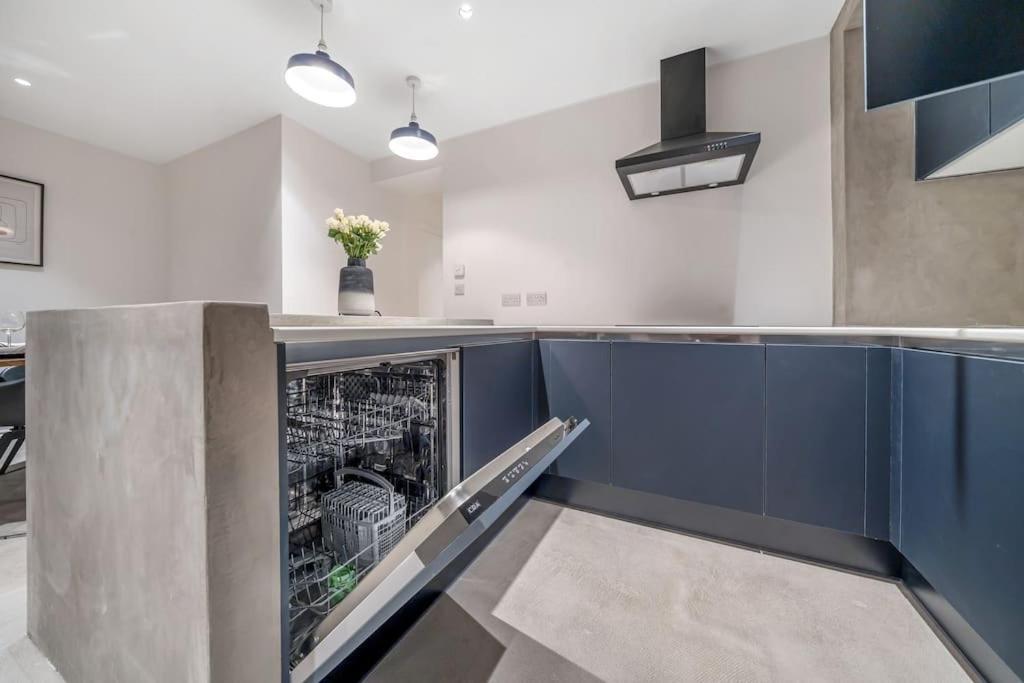 Trendy 2 Bedroom 2 Bathroom Apartment Minutes From Seafront In St Leonard'S Hastings St Leonards-on-Sea Esterno foto
